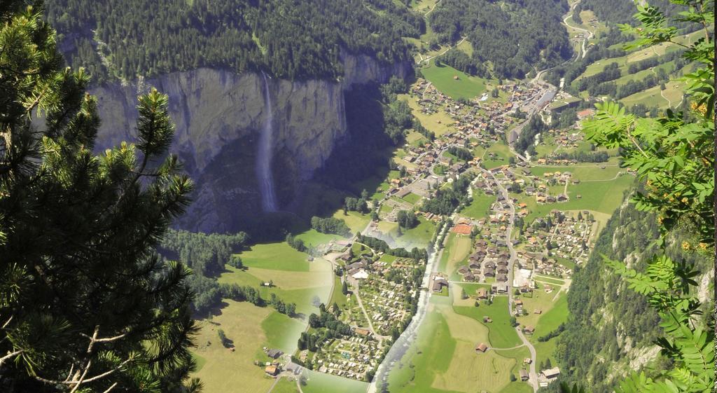Camping Jungfrau Lauterbrunnen Bagian luar foto